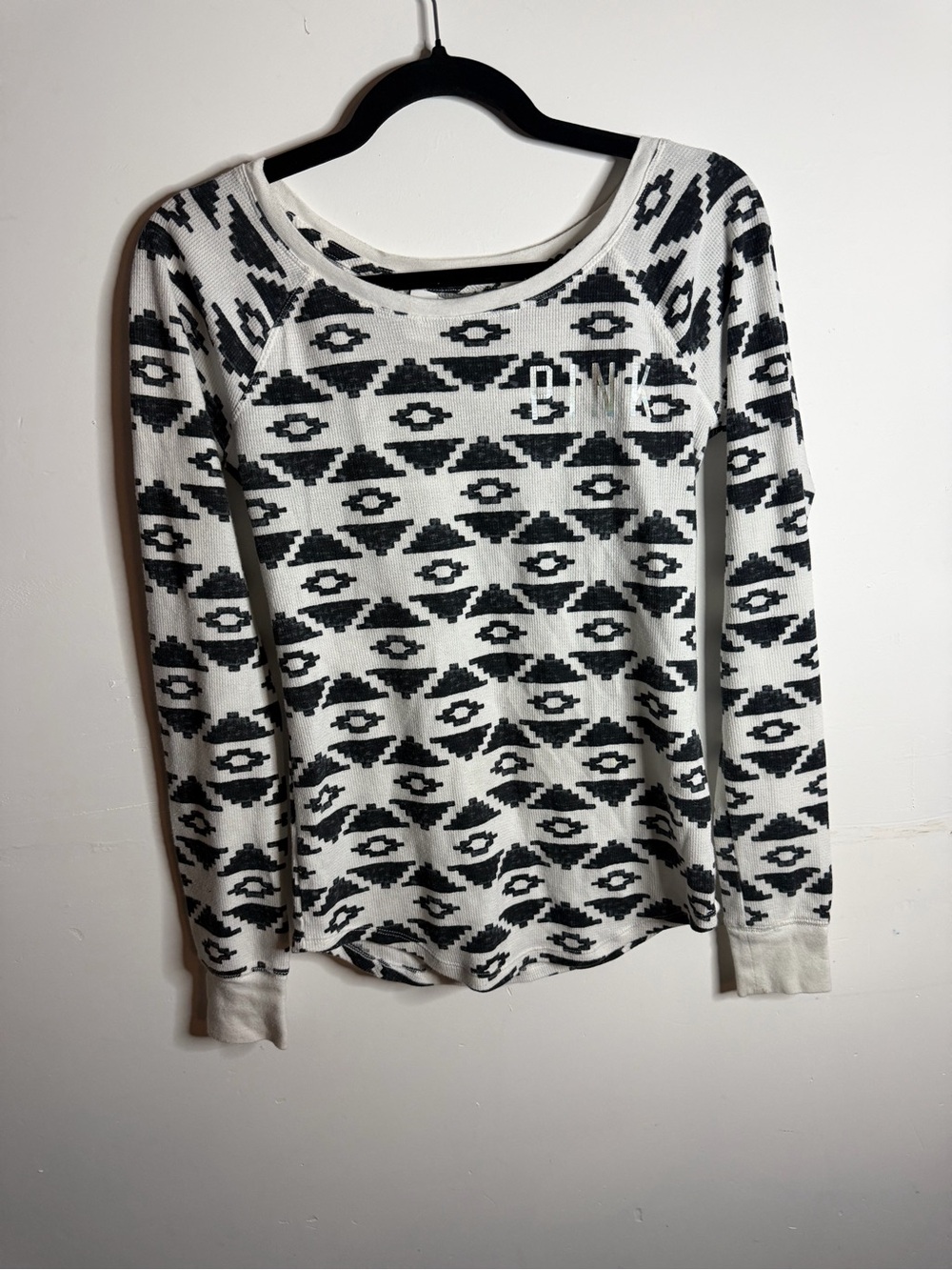 PINK Victoria's Secret Black & White Aztec Long Sleeve Top